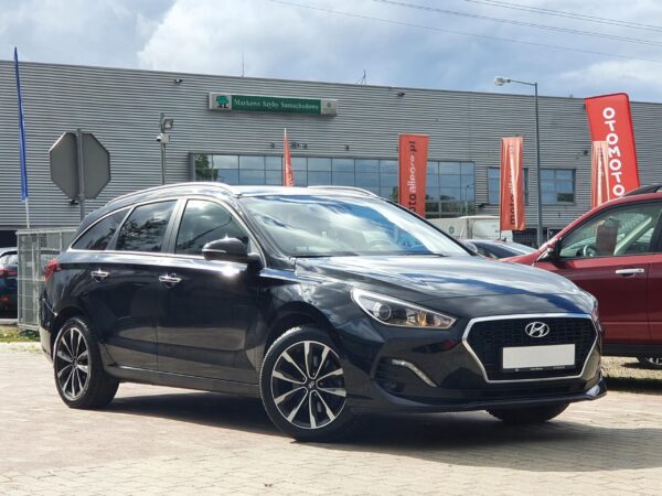 HYUNDAI i30 kombi 1.4benz 101KM NAVI KAMERA COF