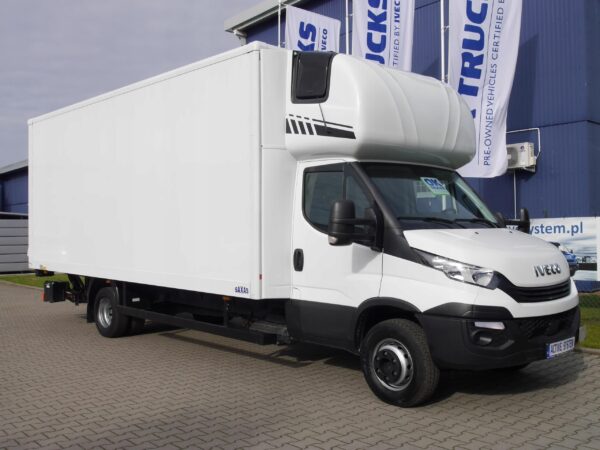 Iveco Daily 70C18A8P kontener winda kab. sypialna